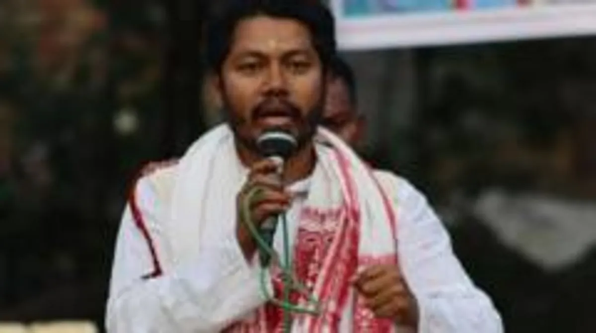 భారతీయ కార్యకర్త నిర్బంధం: లగ్జరీ హోటల్ ప్రాజెక్ట్‌పై నిరసన, భూమి హక్కుల వివాదం
