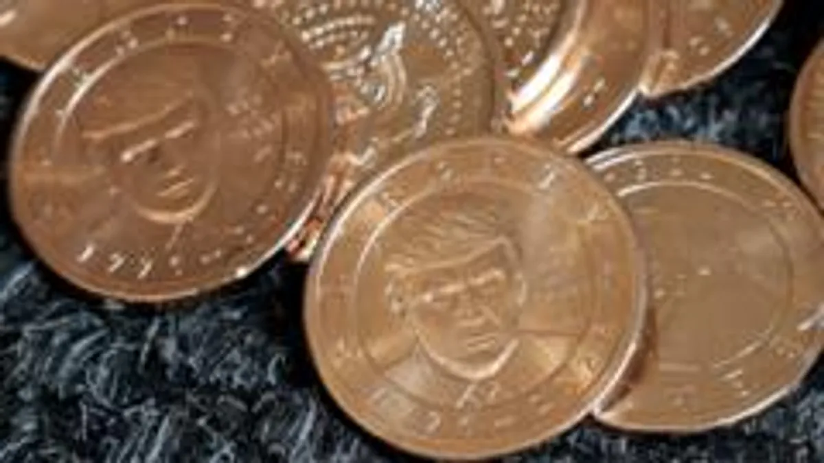 ట్రంప్ $1 నాణెం: శతాబ్దంలో మొదటి జీవించి ఉన్న అధ్యక్షుడు US కరెన్సీపై