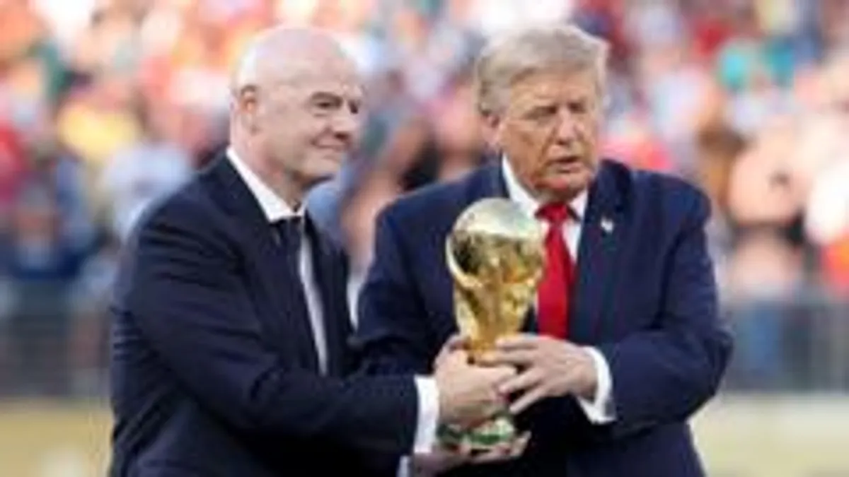 ఇన్ఫాంటినో ప్రపంచ కప్ ప్రణాళికపై UEFA మరియు ప్రధాని విమర్శలు